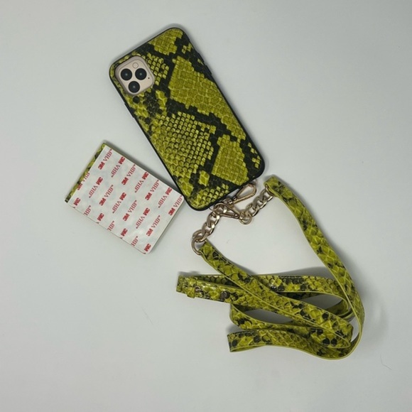 Sonix Green Snakeskin Crossbody Wallet Case iPhone 11Pro/Xs Max - Picture 2 of 6